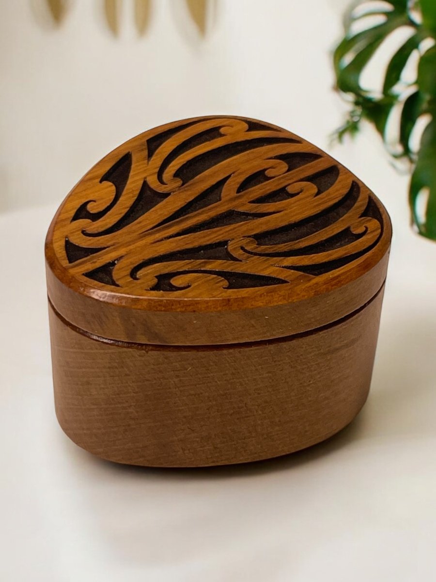 Papa Huia Iti - Keepsake Box - Rimu - Puhoro Lid - Revolution Aotearoa